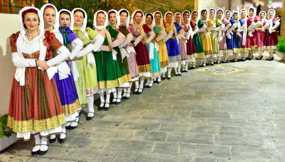 Busana Nasional Yunani dan Filosofi di Baliknya